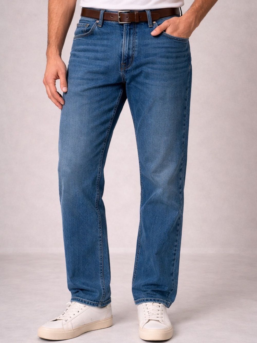 Straight Leg Levi’s 514 Men's Jeans in Medium Blue